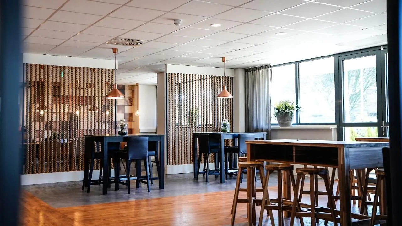 アパートホテル Amrath Apart-Hotel Schiphol バドフーフェドルプ